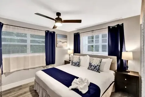 1025 N Southlake Drive Hollywood FL 33019