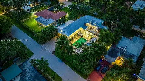 1025 N Southlake Drive Hollywood FL 33019