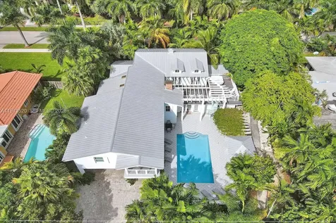 1025 N Southlake Drive Hollywood FL 33019