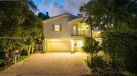 1025 N Southlake Drive Hollywood FL 33019