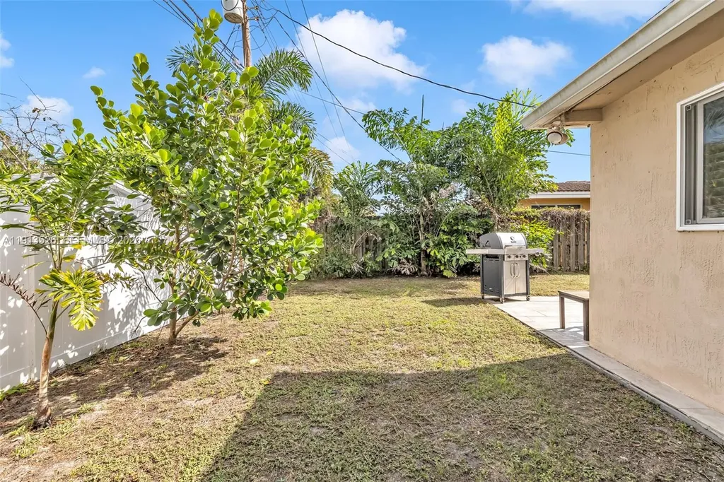 2221 NE 61st Court Fort Lauderdale FL 33308