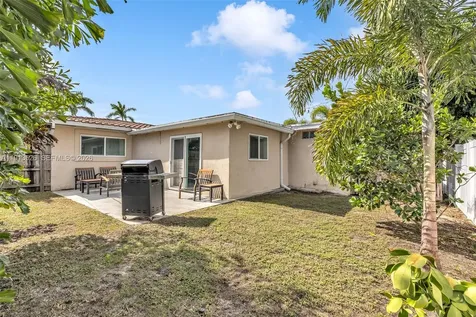 2221 NE 61st Court Fort Lauderdale FL 33308