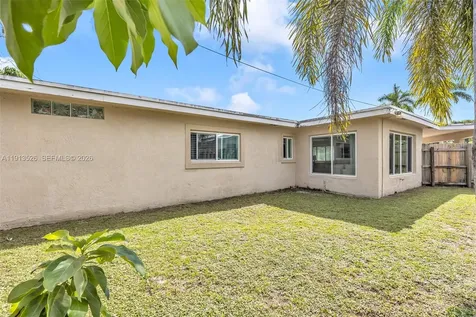 2221 NE 61st Court Fort Lauderdale FL 33308