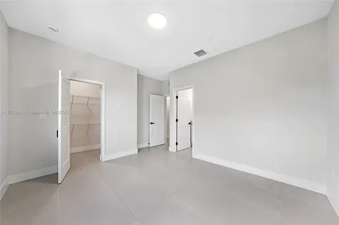 4313 E 8th Court Hialeah FL 33013