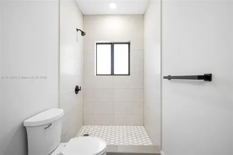 4313 E 8th Court Hialeah FL 33013