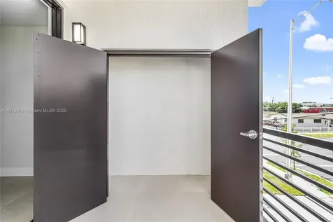4313 E 8th Court Hialeah FL 33013