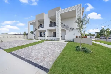 4313 E 8th Court Hialeah FL 33013