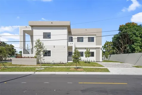 4313 E 8th Court Hialeah FL 33013