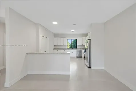 4313 E 8th Court Hialeah FL 33013
