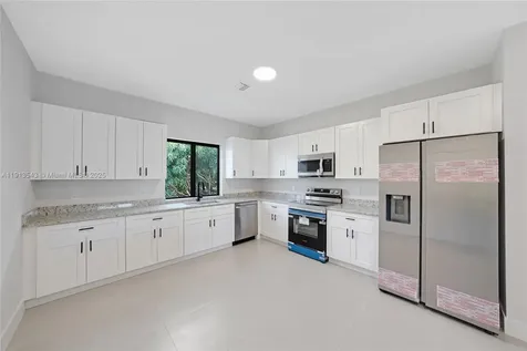 4313 E 8th Court Hialeah FL 33013