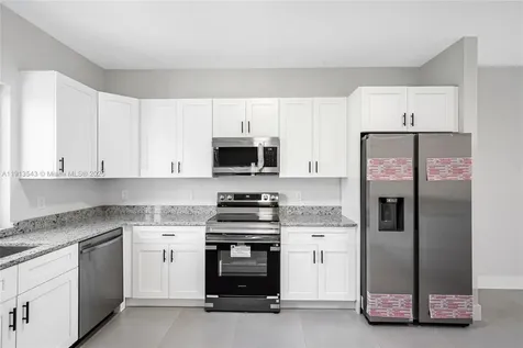 4313 E 8th Court Hialeah FL 33013