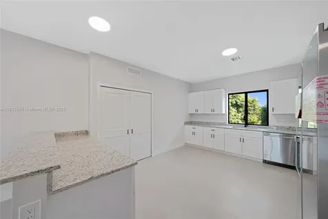 4313 E 8th Court Hialeah FL 33013