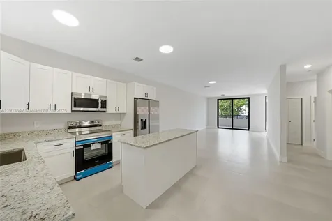 4309 E 8th Court Hialeah FL 33013