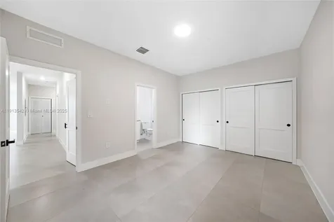4309 E 8th Court Hialeah FL 33013