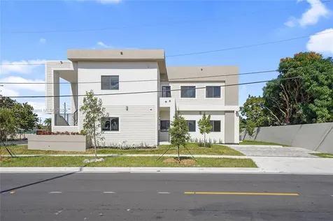 4309 E 8th Court Hialeah FL 33013