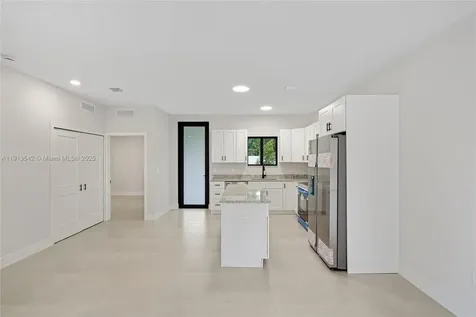 4309 E 8th Court Hialeah FL 33013