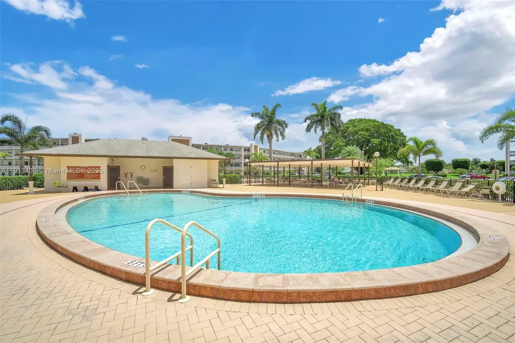 2048 Hythe C Boca Raton FL 33434