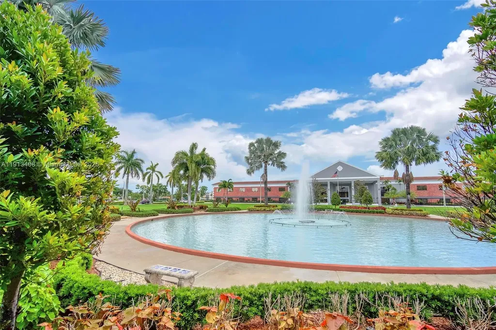 2048 Hythe C Boca Raton FL 33434