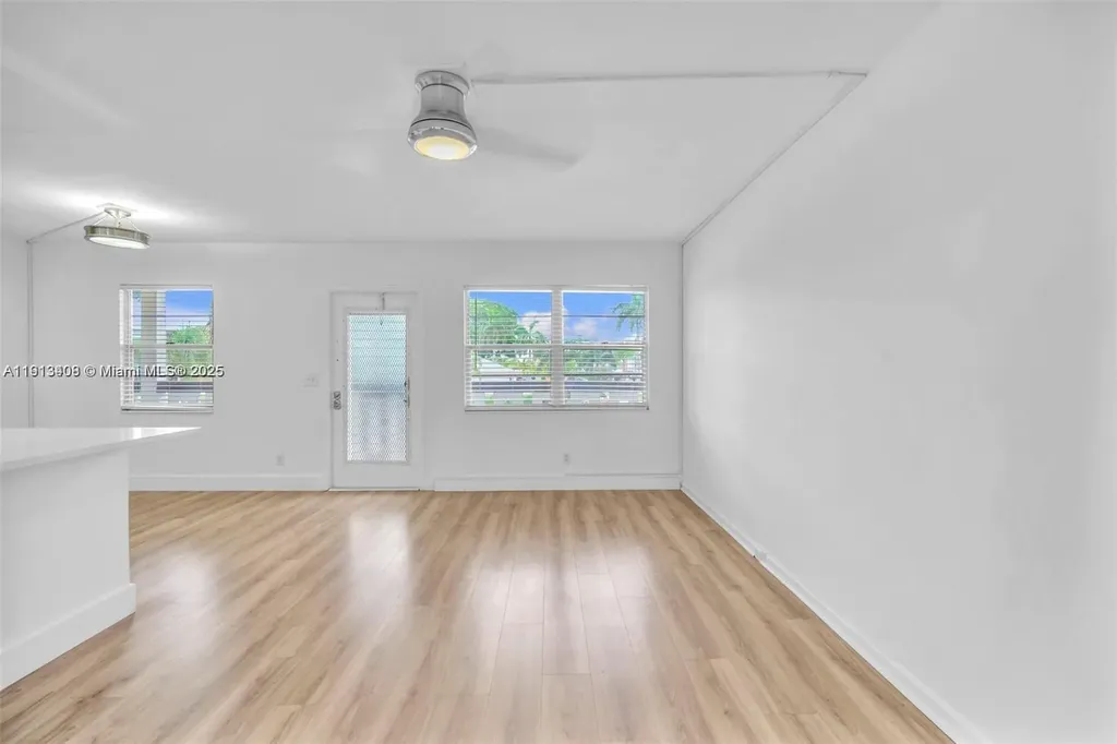 2048 Hythe C Boca Raton FL 33434