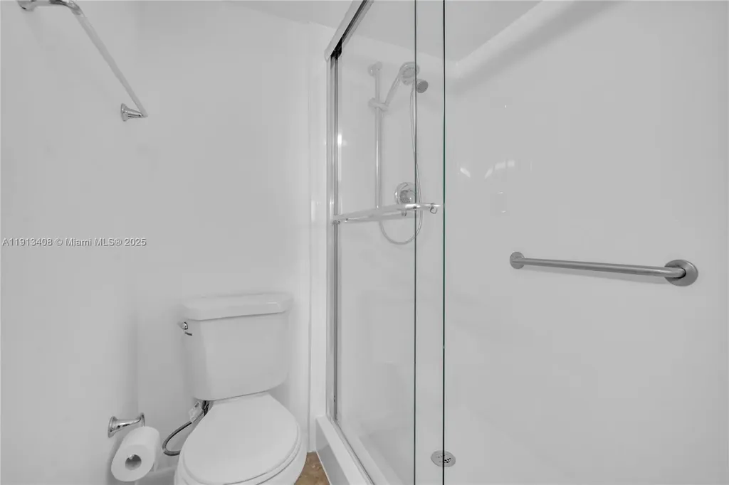 2048 Hythe C Boca Raton FL 33434