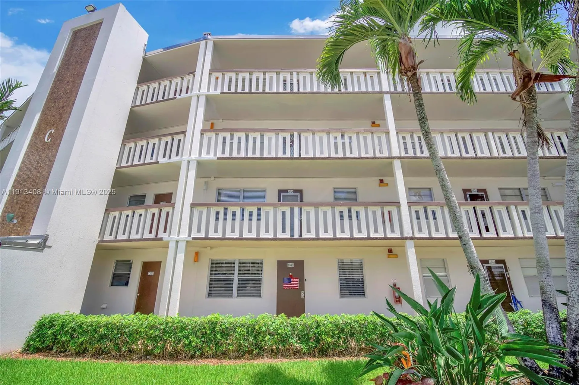 2048 Hythe C Boca Raton FL 33434