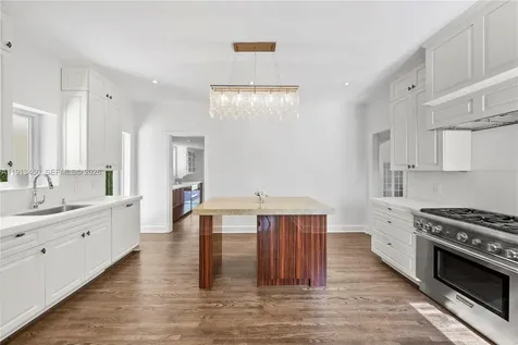 5800 La Gorce Drive Miami Beach FL 33140