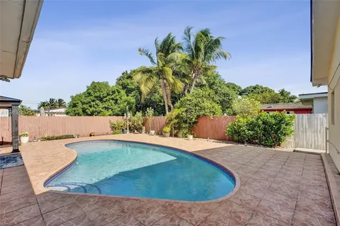 311 E 51st Street Hialeah FL 33013