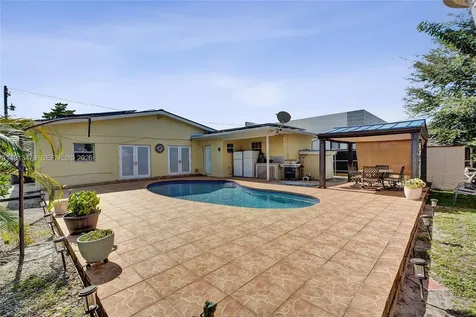 311 E 51st Street Hialeah FL 33013
