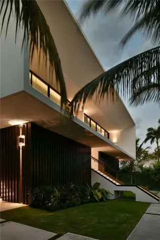 375 N Hibiscus Drive Miami Beach FL 33139