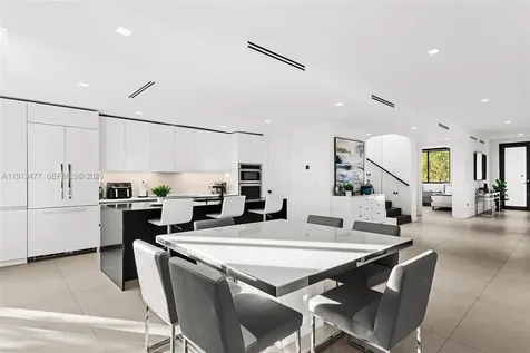 2572 NE 182nd Terrace North Miami Beach FL 33160
