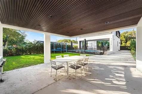 2572 NE 182nd Terrace North Miami Beach FL 33160