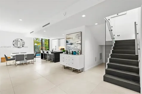 2572 NE 182nd Terrace North Miami Beach FL 33160