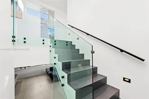 2572 NE 182nd Terrace North Miami Beach FL 33160
