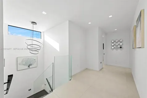 2572 NE 182nd Terrace North Miami Beach FL 33160