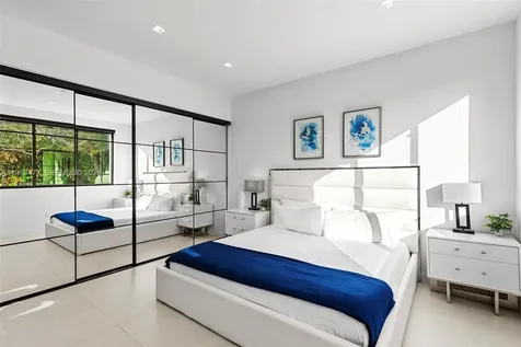 2572 NE 182nd Terrace North Miami Beach FL 33160