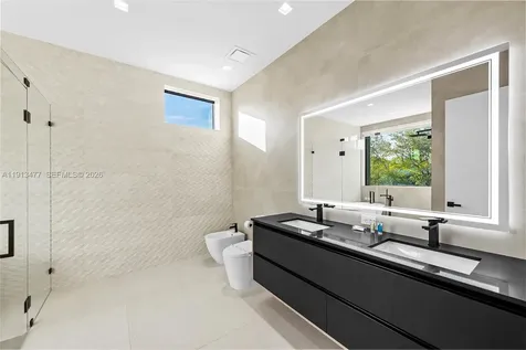 2572 NE 182nd Terrace North Miami Beach FL 33160