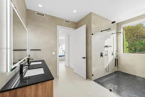 2572 NE 182nd Terrace North Miami Beach FL 33160