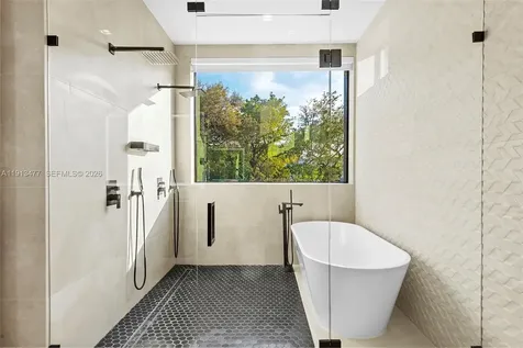 2572 NE 182nd Terrace North Miami Beach FL 33160