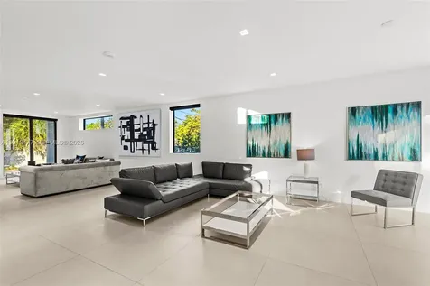 2572 NE 182nd Terrace North Miami Beach FL 33160