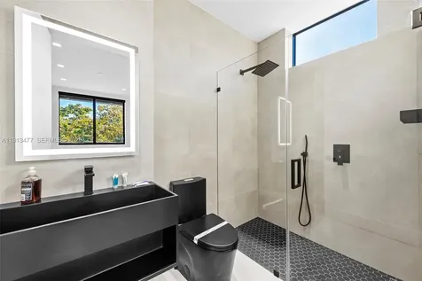 2572 NE 182nd Terrace North Miami Beach FL 33160