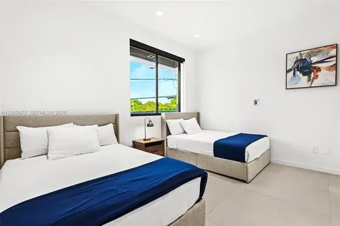 2572 NE 182nd Terrace North Miami Beach FL 33160