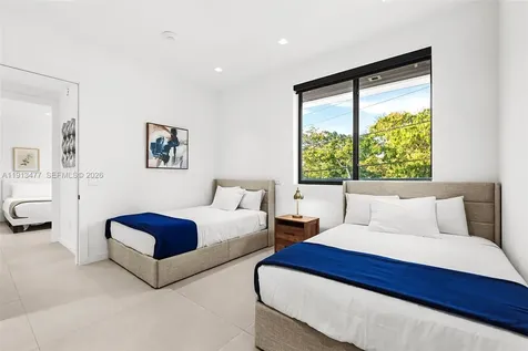 2572 NE 182nd Terrace North Miami Beach FL 33160