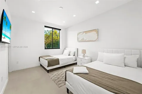2572 NE 182nd Terrace North Miami Beach FL 33160