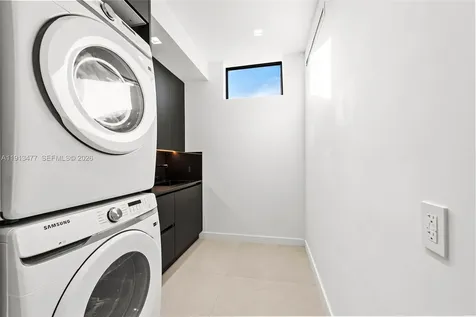 2572 NE 182nd Terrace North Miami Beach FL 33160
