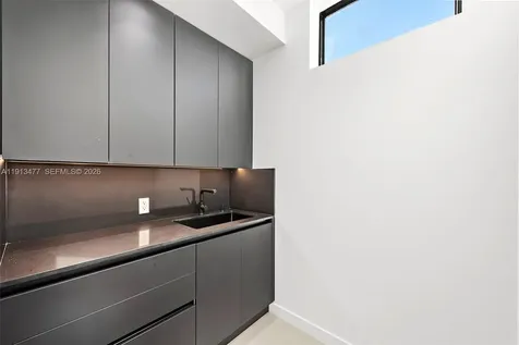 2572 NE 182nd Terrace North Miami Beach FL 33160