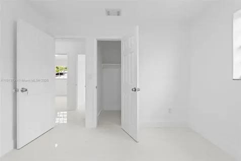 5407 SW 20th Street West Park FL 33023