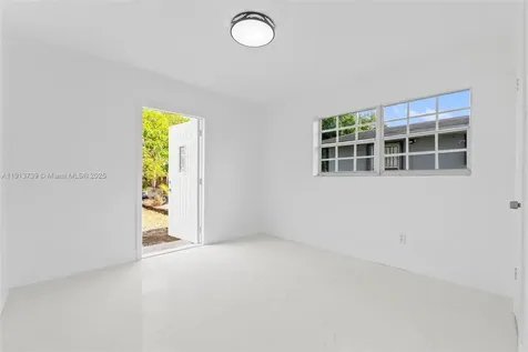 5407 SW 20th Street West Park FL 33023