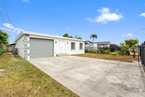 5407 SW 20th Street West Park FL 33023