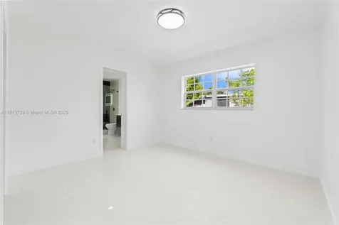5407 SW 20th Street West Park FL 33023
