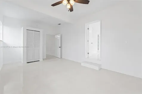 5407 SW 20th Street West Park FL 33023